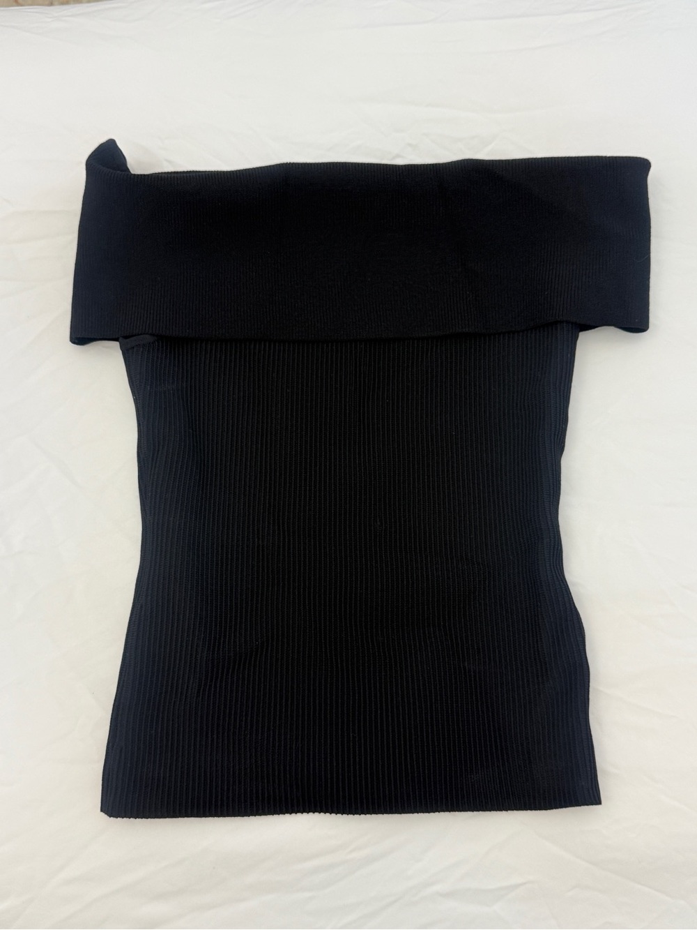 Aritzia Babaton Black Off-the-Shoulder Ribbed SCULPTING small, medium